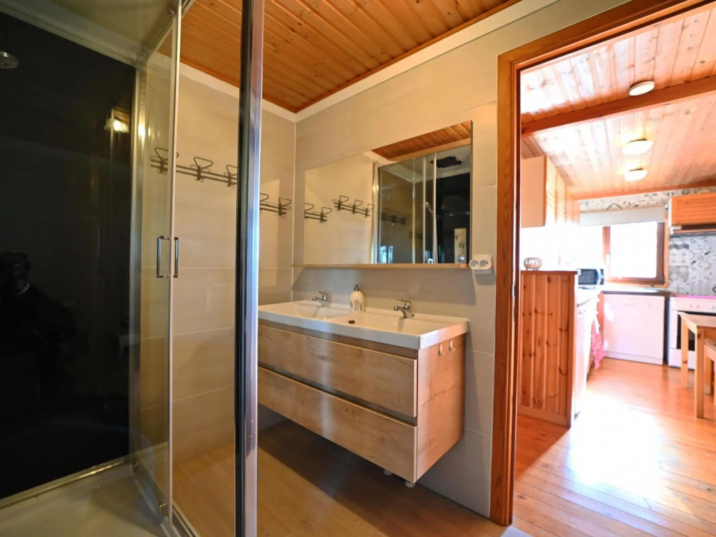 Beautiful Chalet With a Garden - фото 6