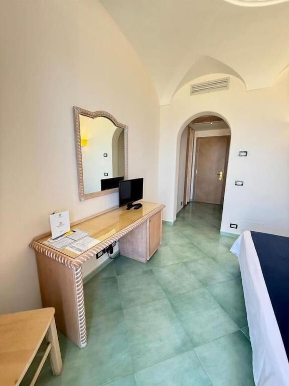 Standard Triple room with balcony and with sea view