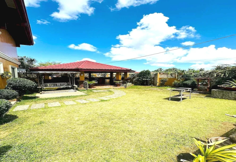 Villa Adelle At Silang