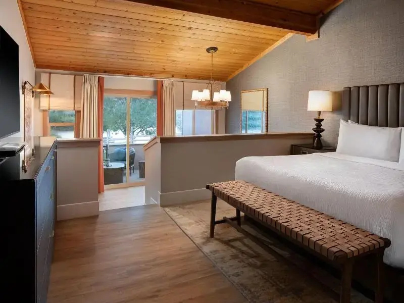 Double Suite with balcony (full double bed)