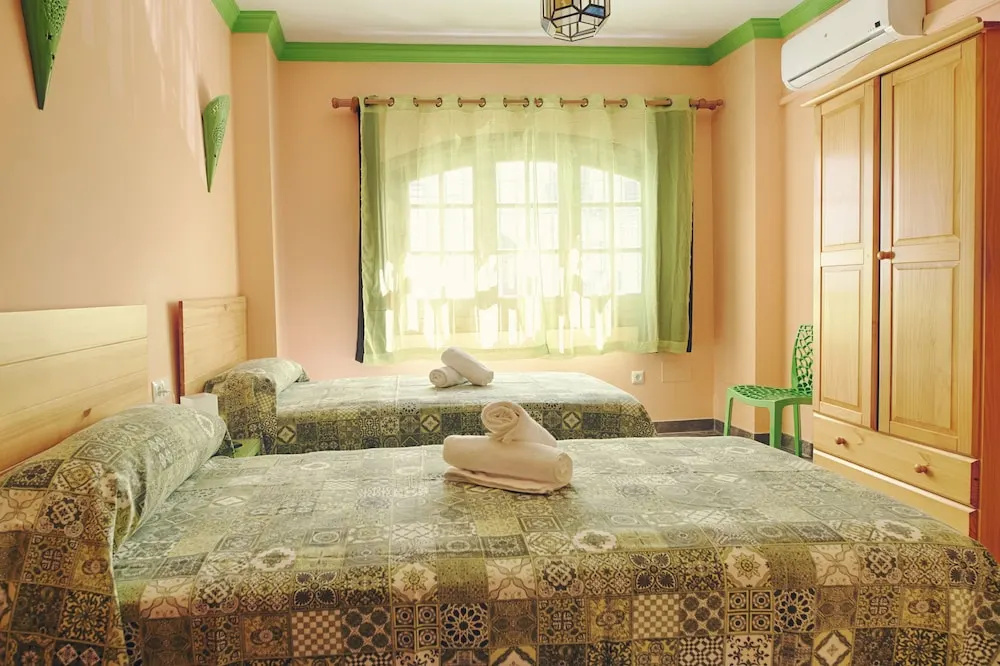Standard Double room with city view (twin beds)