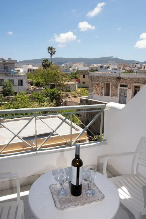 1 Bedroom Apartment with balcony and with courtyard view