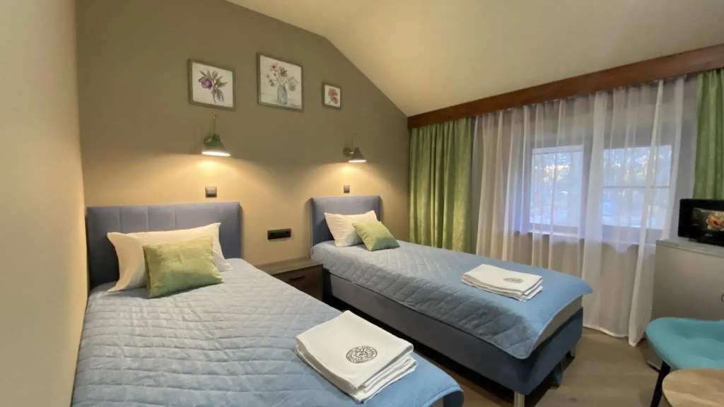Double Attic Studio (twin beds)