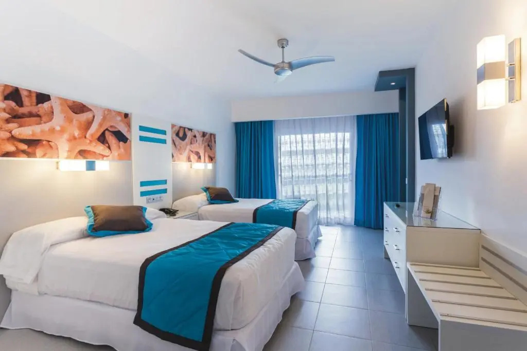 Double room with courtyard view (full double bed)
