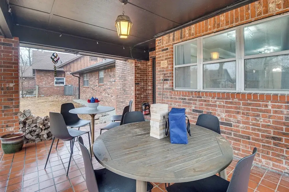 Near Shops & Eats: Vinita Home w/ Furnished Patio