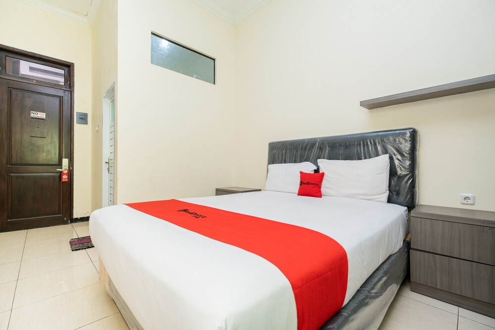 Номер Standard в RedDoorz Plus @ Grace Residence Surabaya