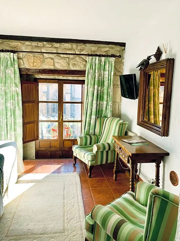 Hotel Tres Coronas de Silos - Chambres