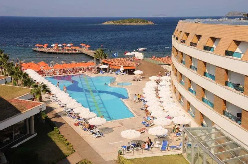 Beach & Waterfront