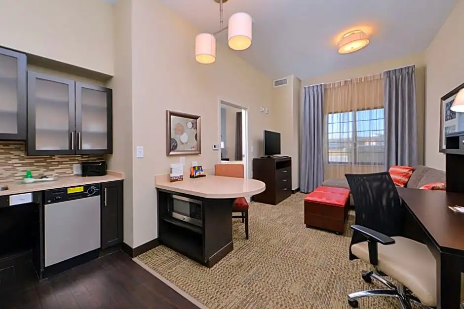Staybridge Suites Rochester - Commerce Dr NW by IHG - Chambres