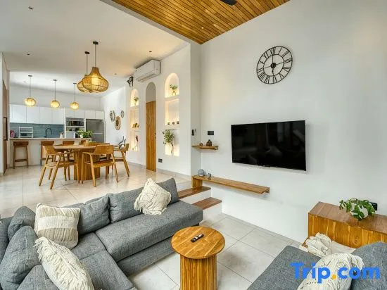 Villa Mawar 2 | Tropical 2BR Oasis in Berawa - A Luxury Private Villa By Balinest Villas