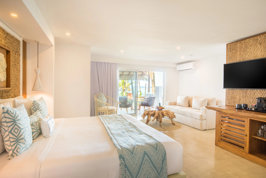 Suite with ocean view