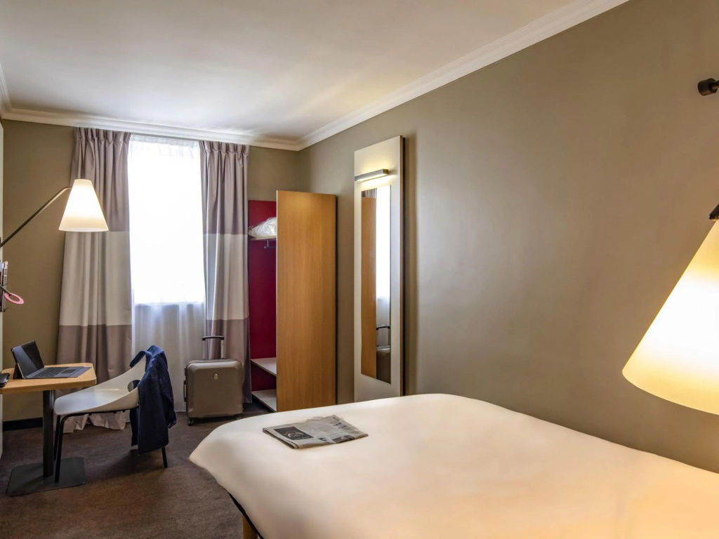 Отель Ibis Paris Tour Montparnasse 15Ème в Париже
