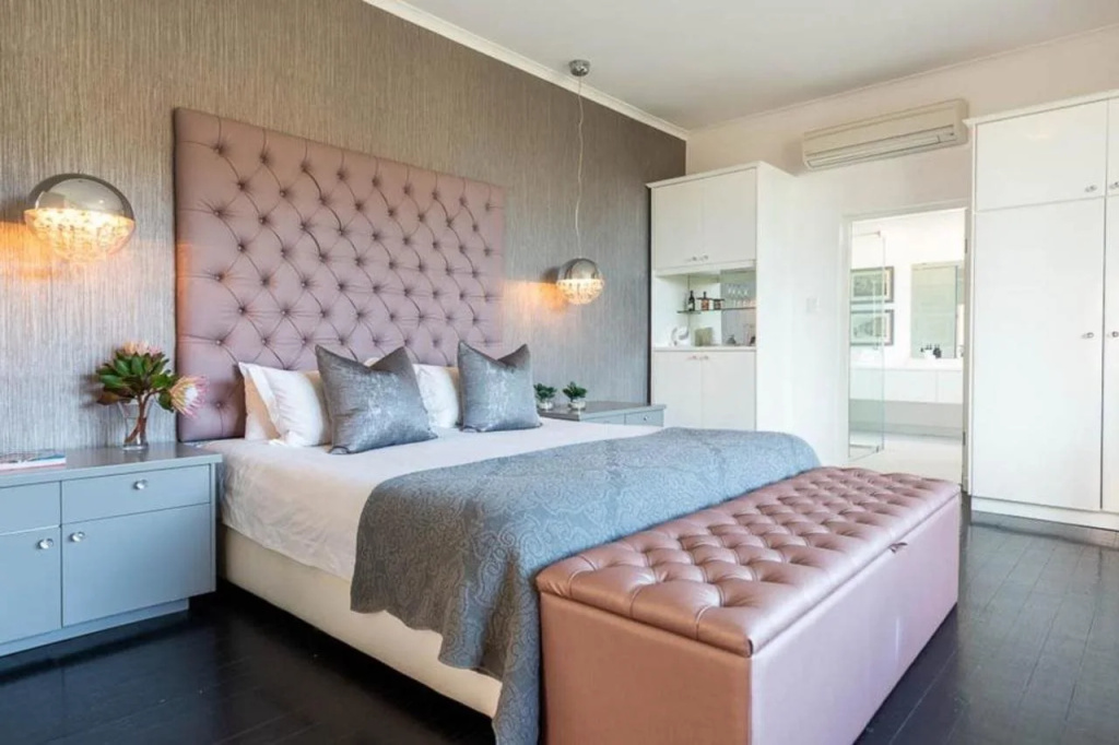 The Clarendon - Fresnaye