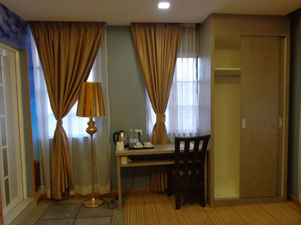 Lobby & Reception