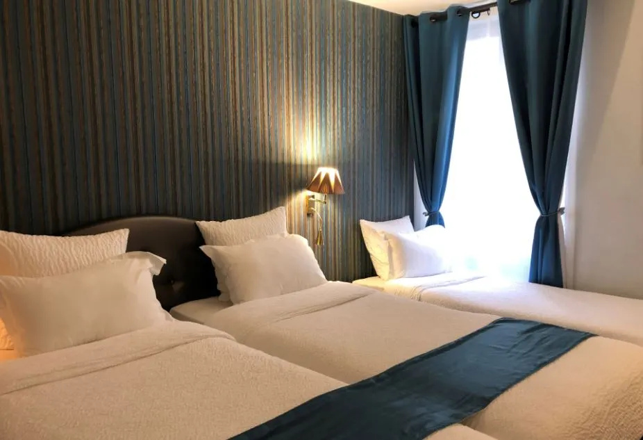 Standard Triple room