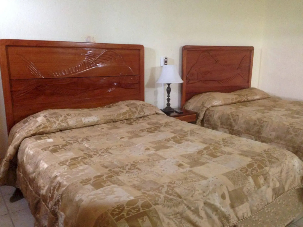 Fish Hook Marina & Lodge - фото 3