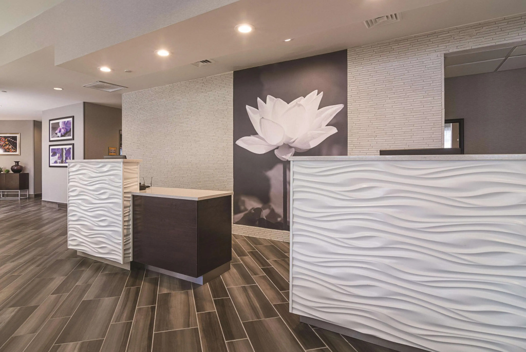Lobby & Reception