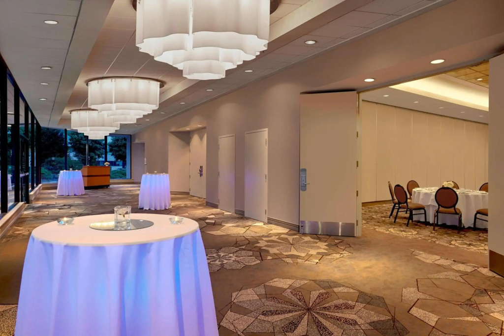 Sheraton Vancouver Guildford Hotel - фото 44