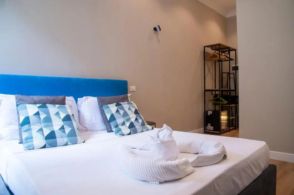 Deluxe Double room (full double bed)