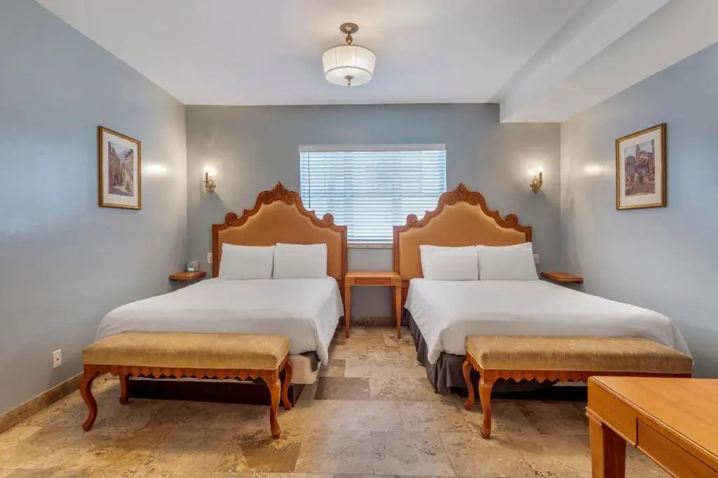 Deluxe Quadruple room