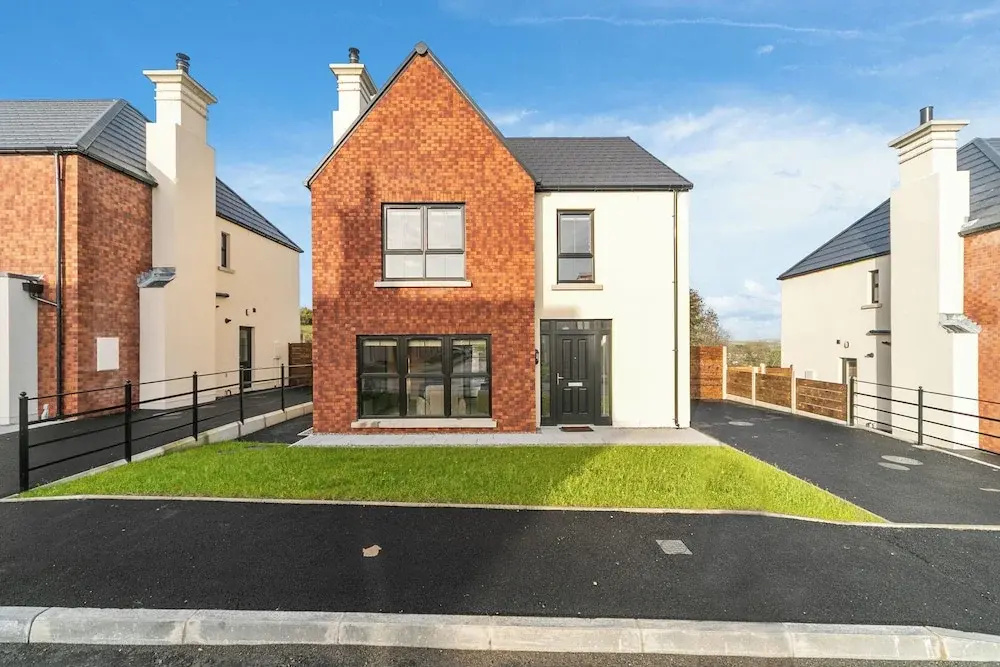 Modern Entire Home Retreat in Newry