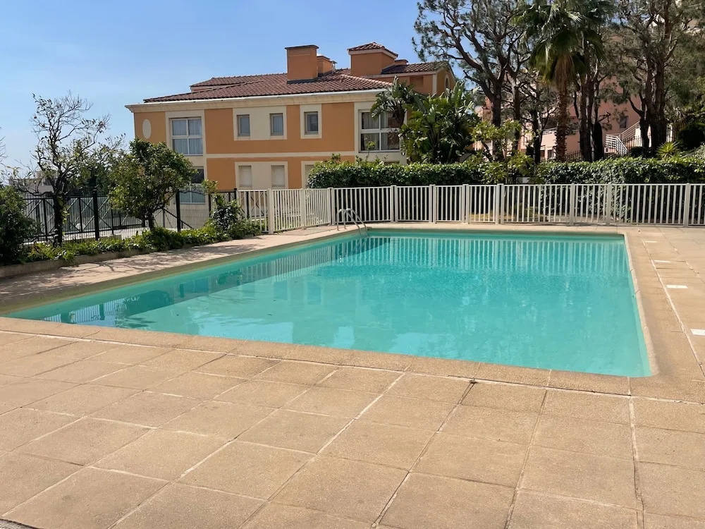 Afficher la photo 8 — T2 Swimming Pool Tennis MC