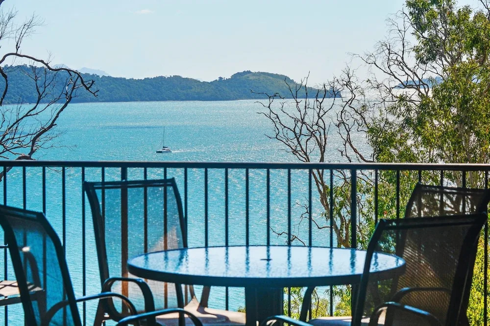 3 The Panorama Hamilton Island 2 Bathroom Ocean View Modern Apartment