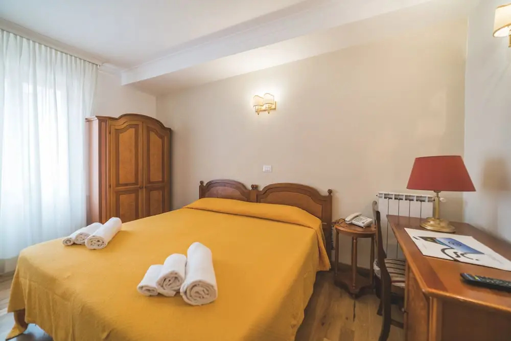 Classic Double room (full double bed)