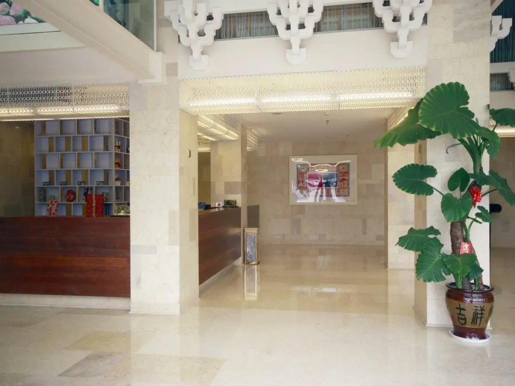 Lobby & Reception