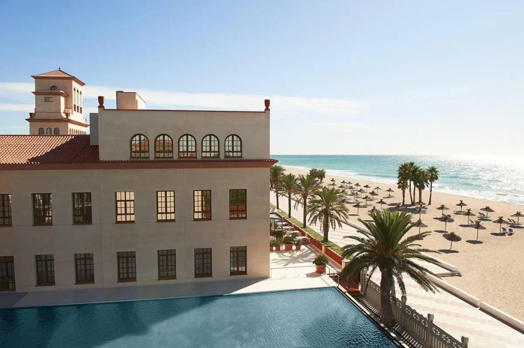 Le Meridien Ra Beach Hotel & Spa - 5