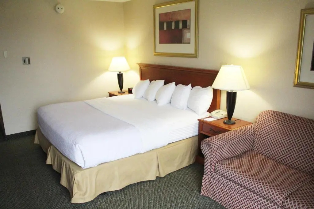 Ramada by Wyndham Alpena - Chambres