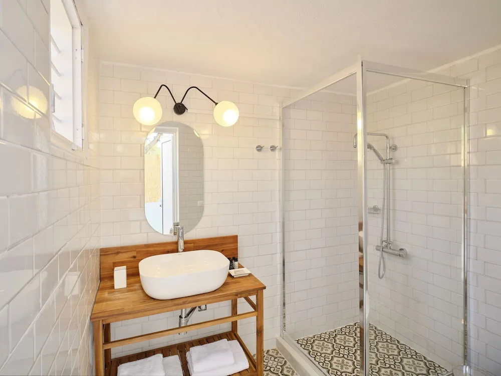 1 Bedroom Cottage with sea view