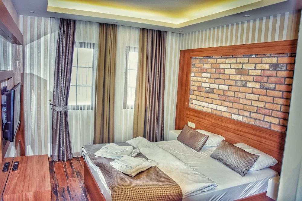 Deluxe Suite with balcony