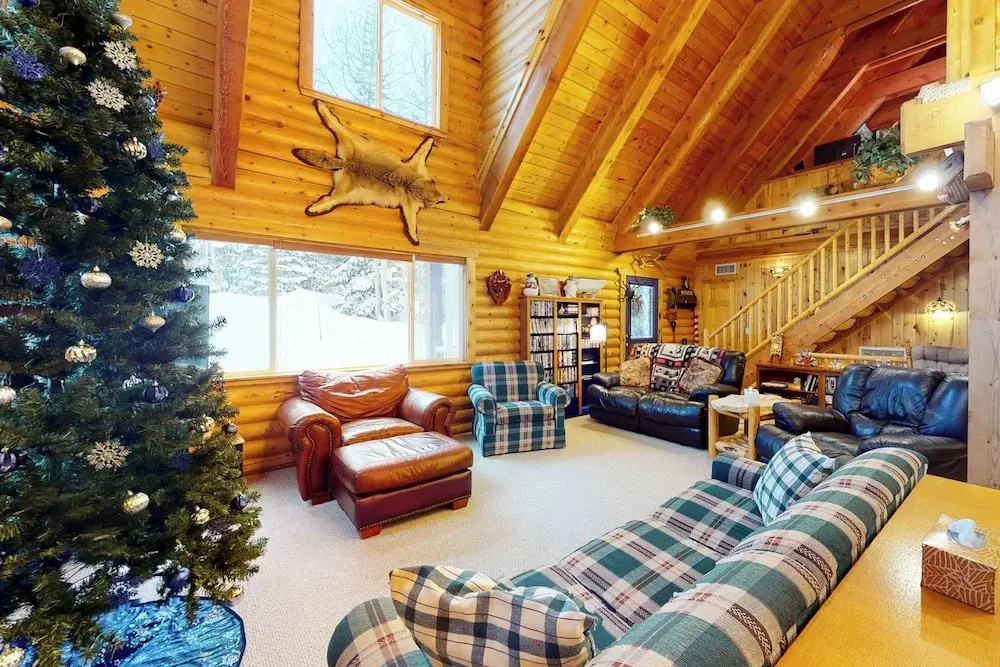 Quiet 2BR Fireplace Balcony W & D