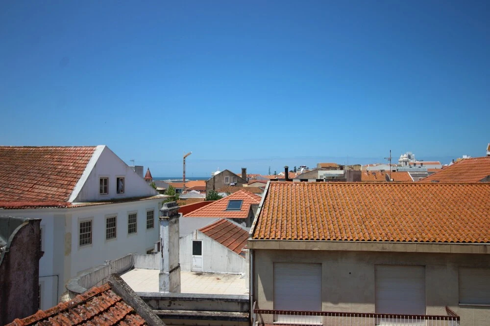 Old Town House in Figueira da Foz Near Beach