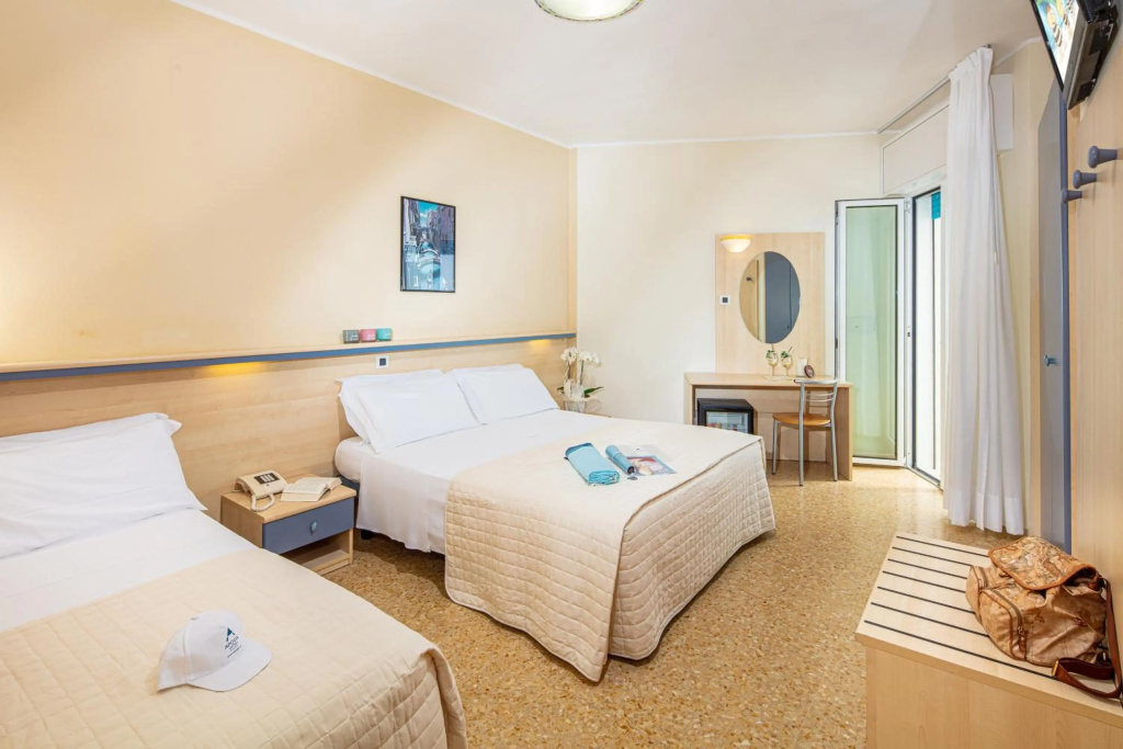 Hotel Condor — 3