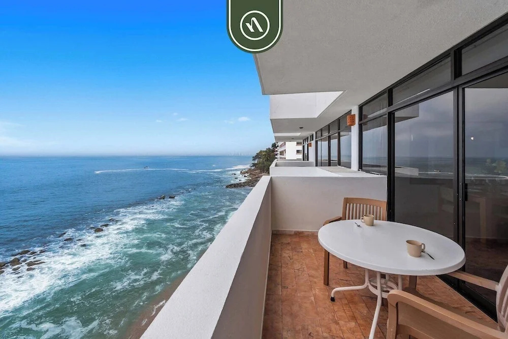 Oceanview 1 BR Condo - Pool - Cleaning Included