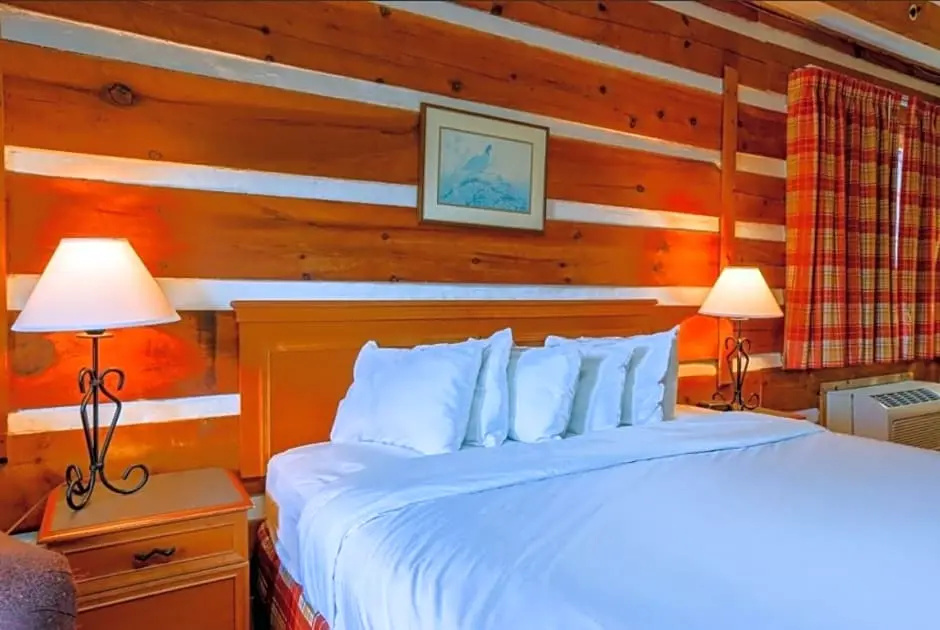 Double Suite (full double bed)