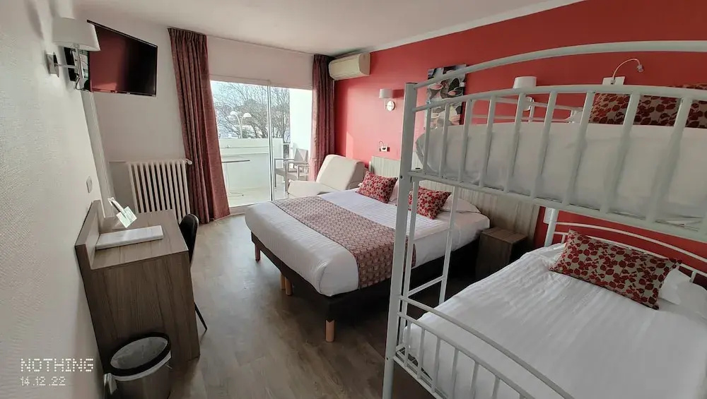 Superior Quadruple room with balcony and with sea view