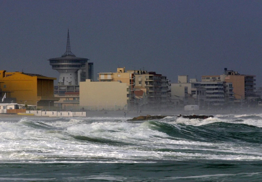 Beach & Waterfront