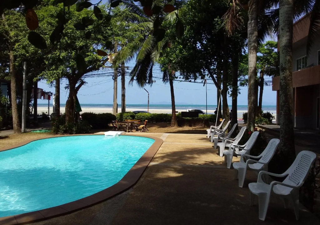 Beach & Waterfront