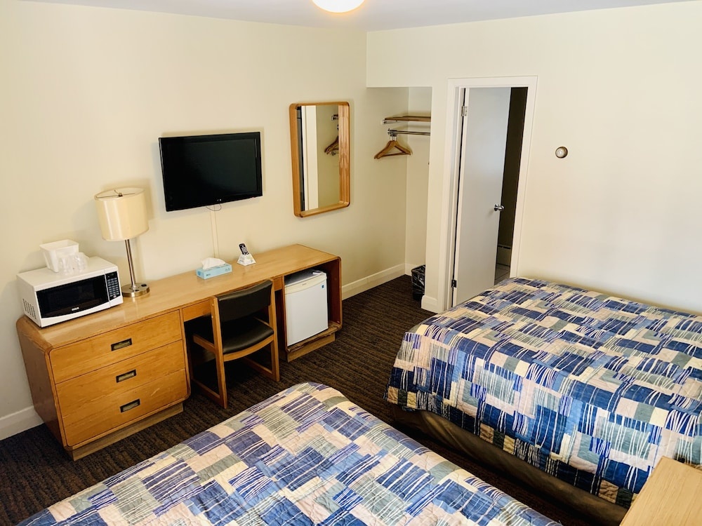 Отель Toronto Lakeshore Hotel в Миссиссауге