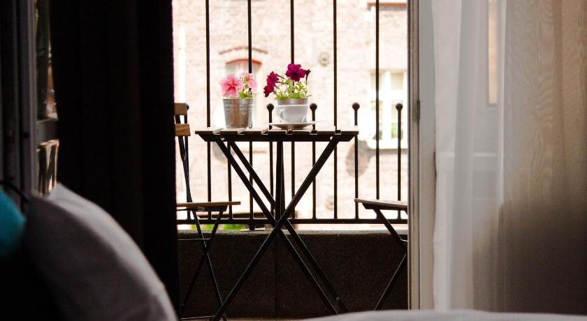 Balcony & Terrace