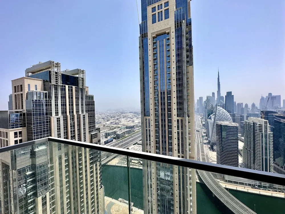 Lux BnB Amna Tower Burj Views