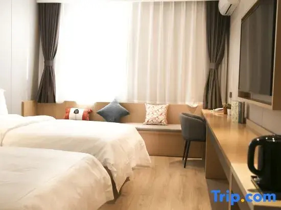 Madrigal hotel 77