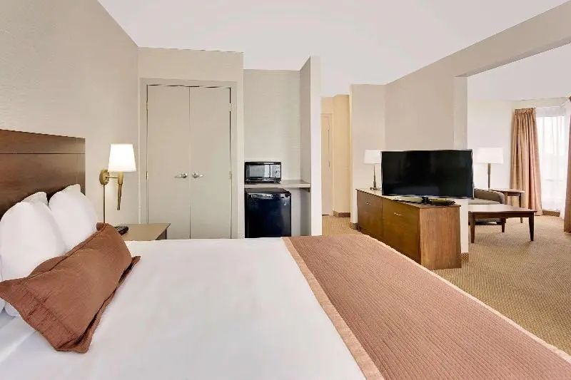 Ramada by Wyndham Kamloops - Chambres