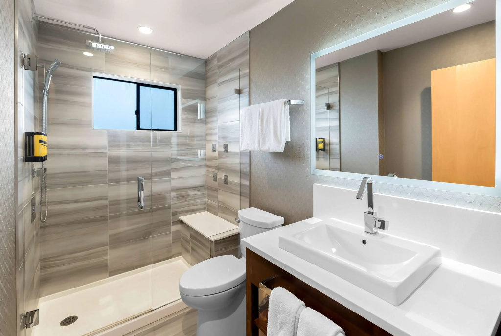 Double Suite (full double bed)