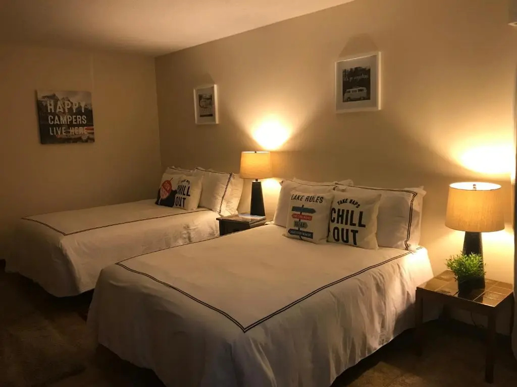 Deluxe Double room (full double bed)