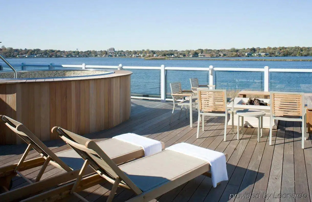 Newport Beach Hotel & Suites - Général