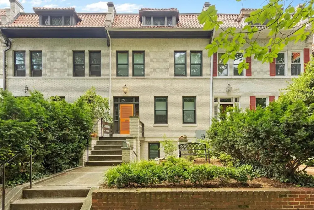 Cheery Flat in Adams Morgan Mt Pleasant